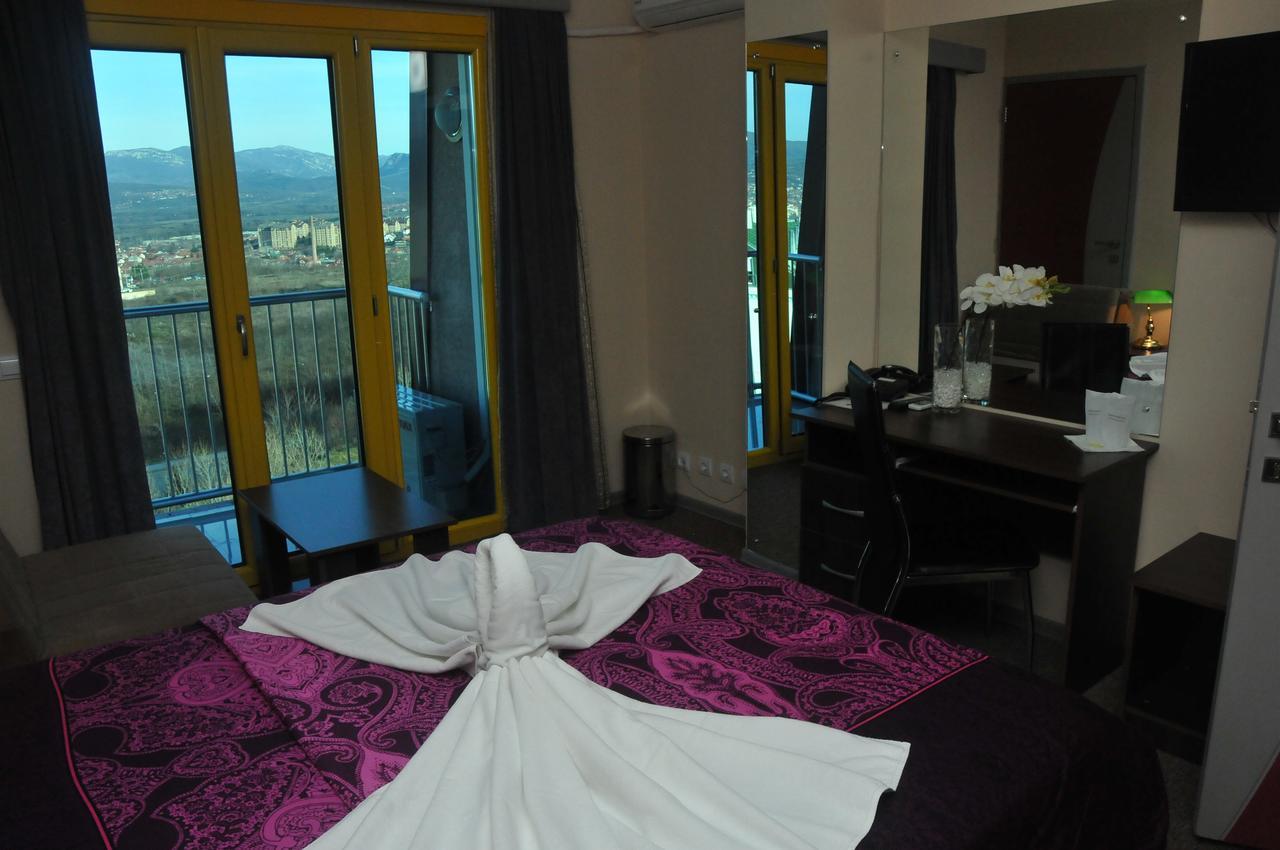 Hotel Vidikovac Ni Exteriör bild